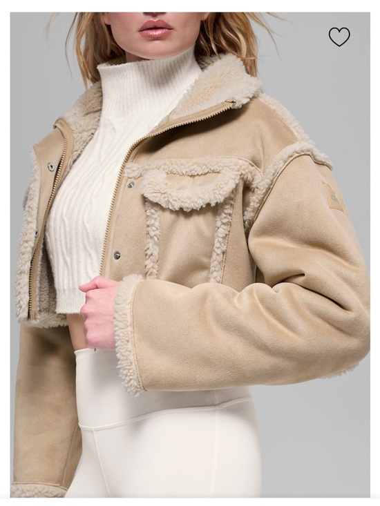ALO Yoga Jackets & Blazers - NWT Alo Yoga Faux Shearling Snowfall Cropped Jacket ❄️✨